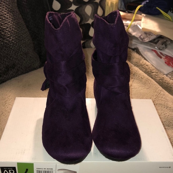 NWOT SO Pull On Ankle Boots, size 6.5 - Picture 2 of 8